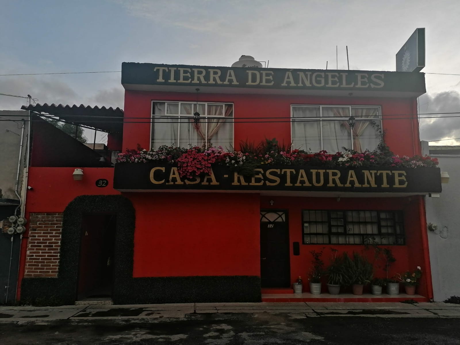 Fachada del restaurante Tierra De Ángeles